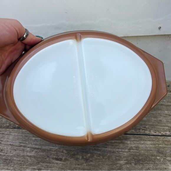 Pyrex Early American #27 divided casserole dish brown gold metallic pattern - Picture 4 of 9